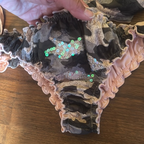 1 Camo Ruffle Bikini Set w sequence - Picture 2 of 5